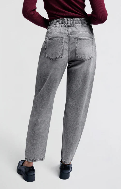 High Waist Tapered Jeans - Grey