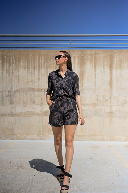 Printed shorts with elastic waistband