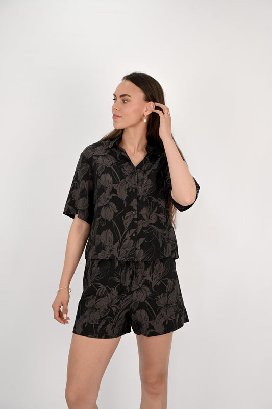 Printed shorts with elastic waistband