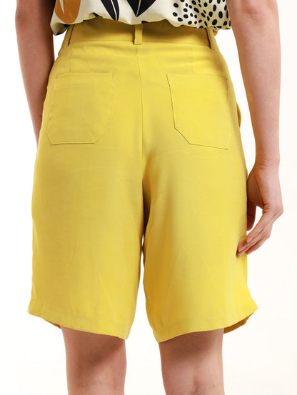 Bermuda Shorts / Yellow Plum